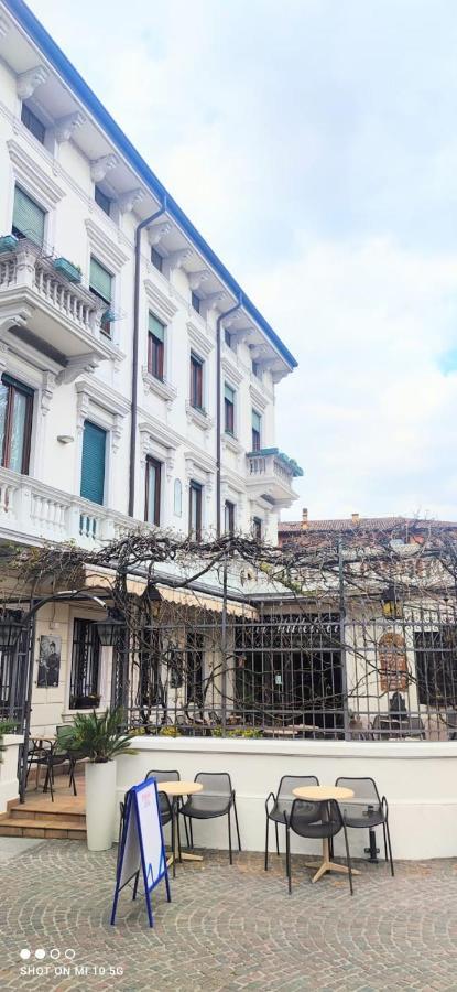 Residenza Porta Brescia Villa Peschiera del Garda Bagian luar foto