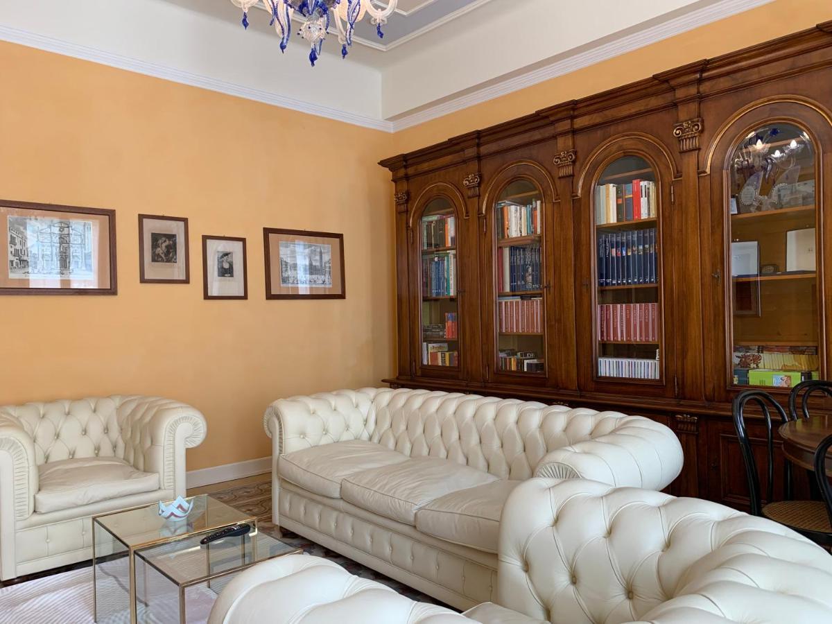 Residenza Porta Brescia Villa Peschiera del Garda Bagian luar foto