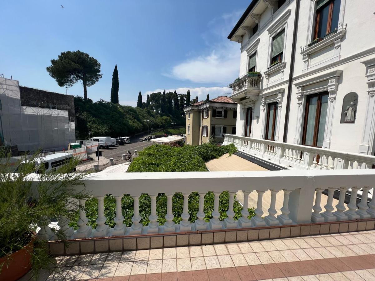 Residenza Porta Brescia Villa Peschiera del Garda Bagian luar foto